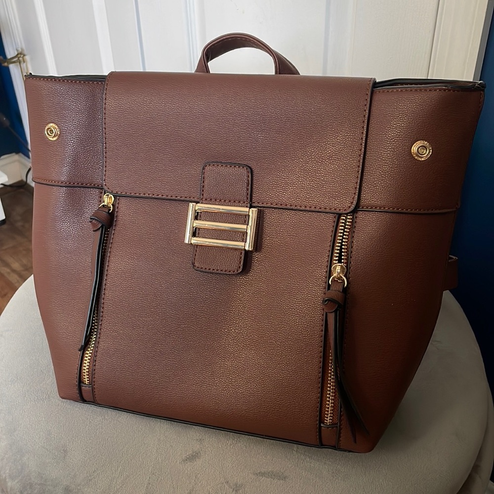 Medium Fashion Backpack - brown & gold Vegan Leather